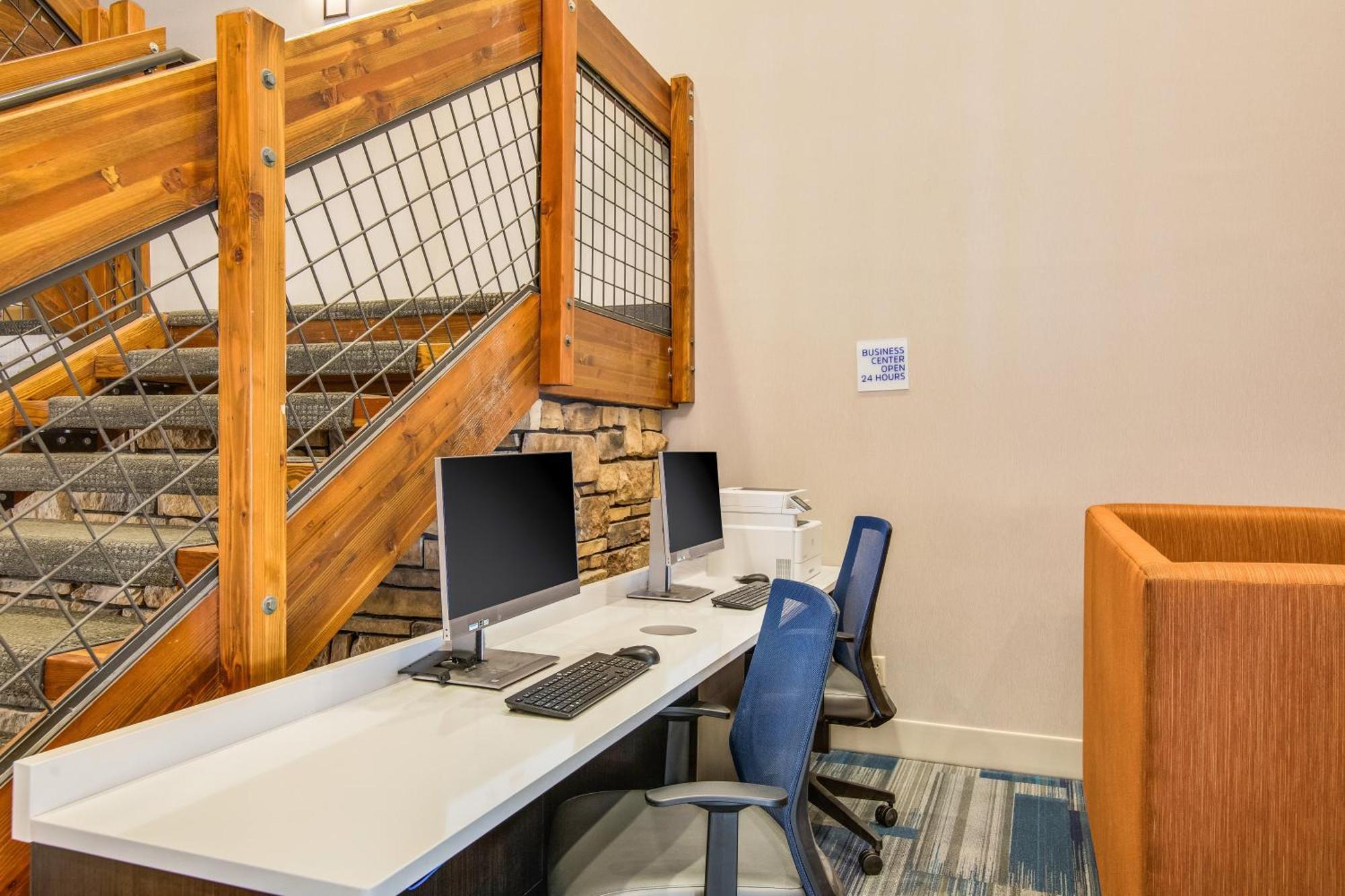 Holiday Inn Express & Suites Custer-Mt Rushmore Екстер'єр фото